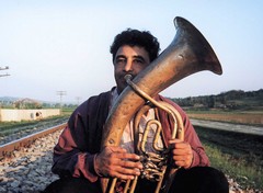 fanfare-06
